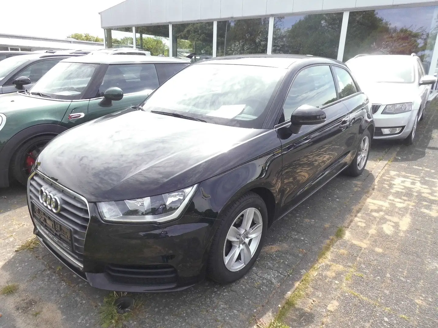Audi A1 1.0 60KW TÜV NEU Noir - 2