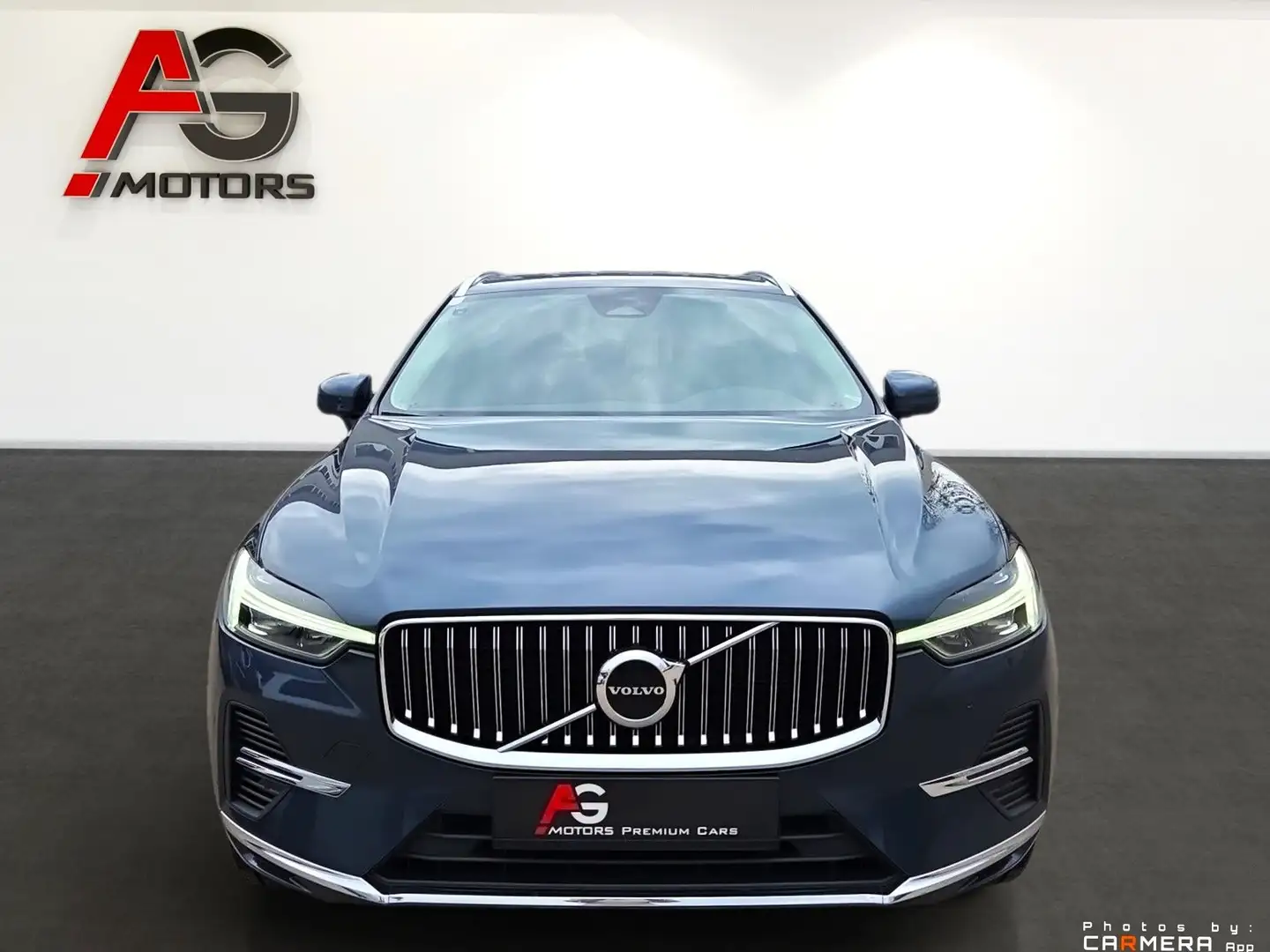 Volvo XC60 T6 AWD Recharge PHEV Essential Geartronic Blau - 2