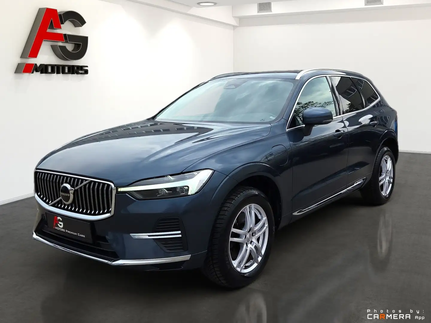 Volvo XC60 T6 AWD Recharge PHEV Essential Geartronic Blau - 1