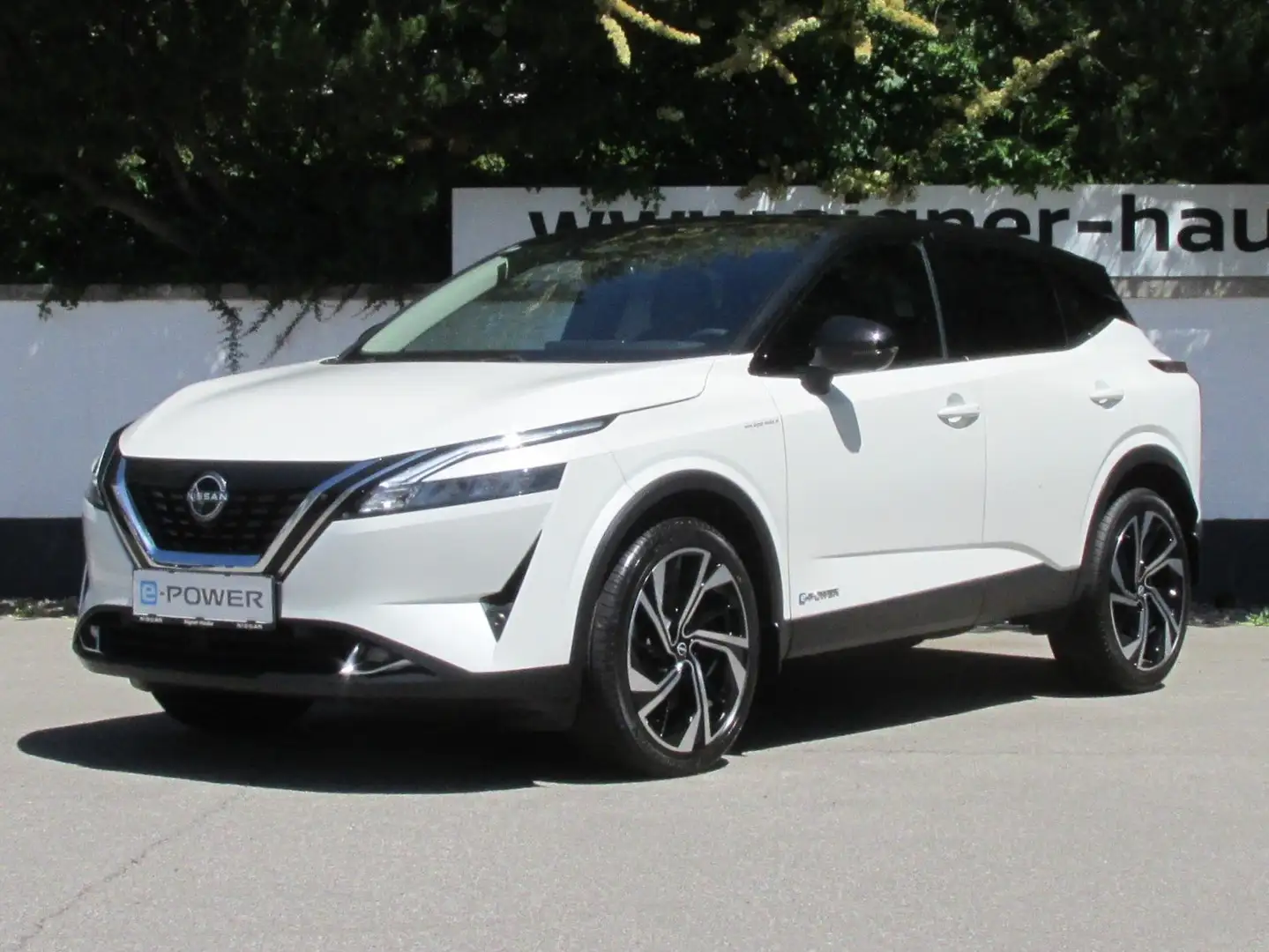 Nissan Qashqai 1,5 VC-T e-Power Edition 50 Weiß - 1
