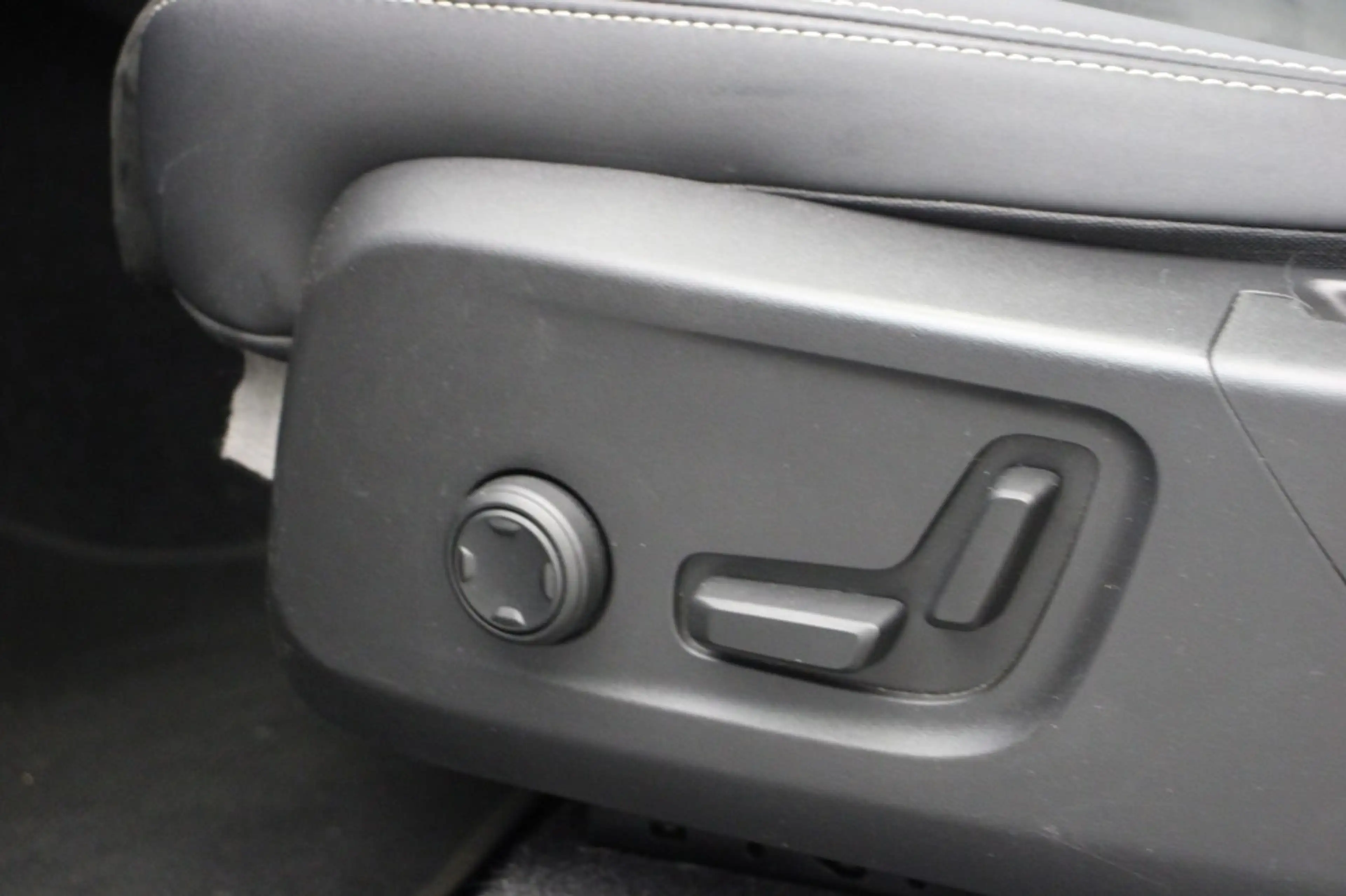 Volvo C40 Recharge Twin 78 kWh - Panorama, Carplay, 360 Came — photo 10