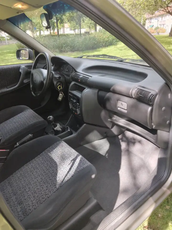Opel Astra 1.6i Season, foto 2