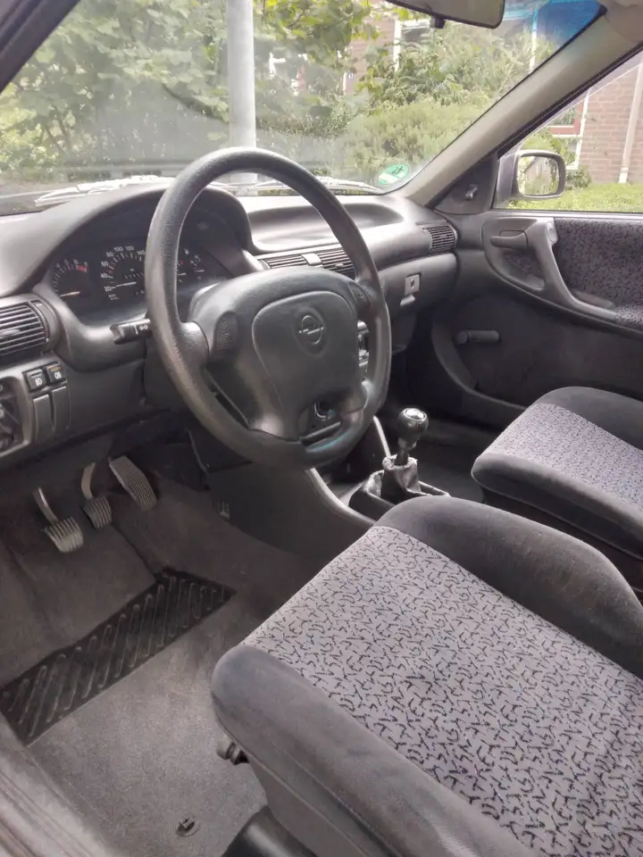 Opel Astra 1.6i Season, foto 7