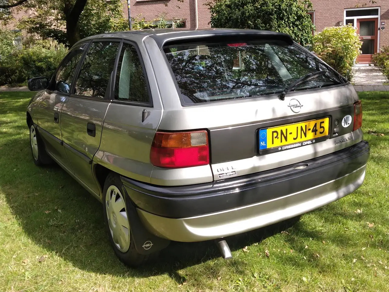 Opel Astra 1.6i Season, foto 1
