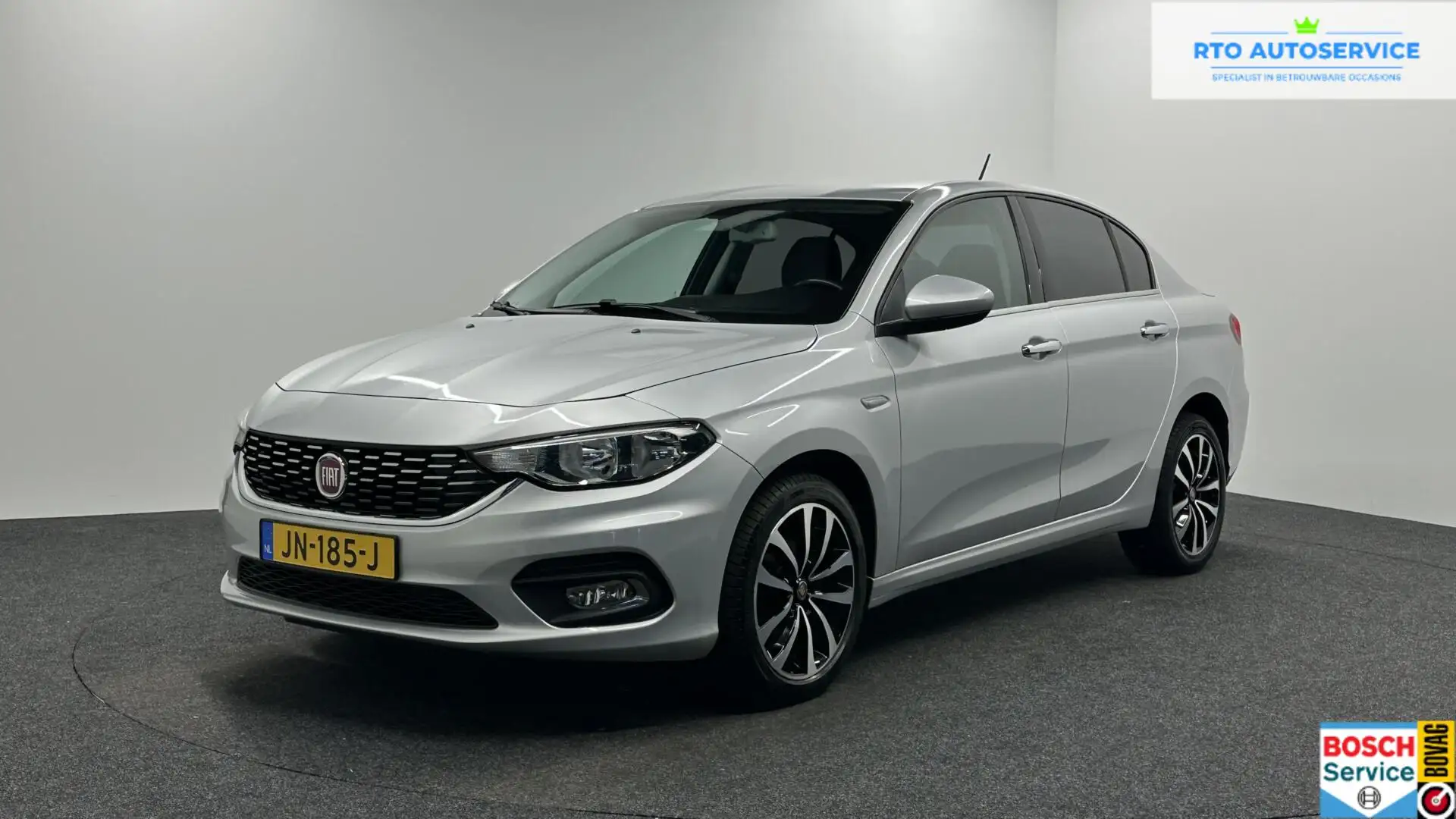 Fiat Tipo 1.4 16V Lounge ECC NAVI CRUISE TREKHAAK LM. Gris - 1