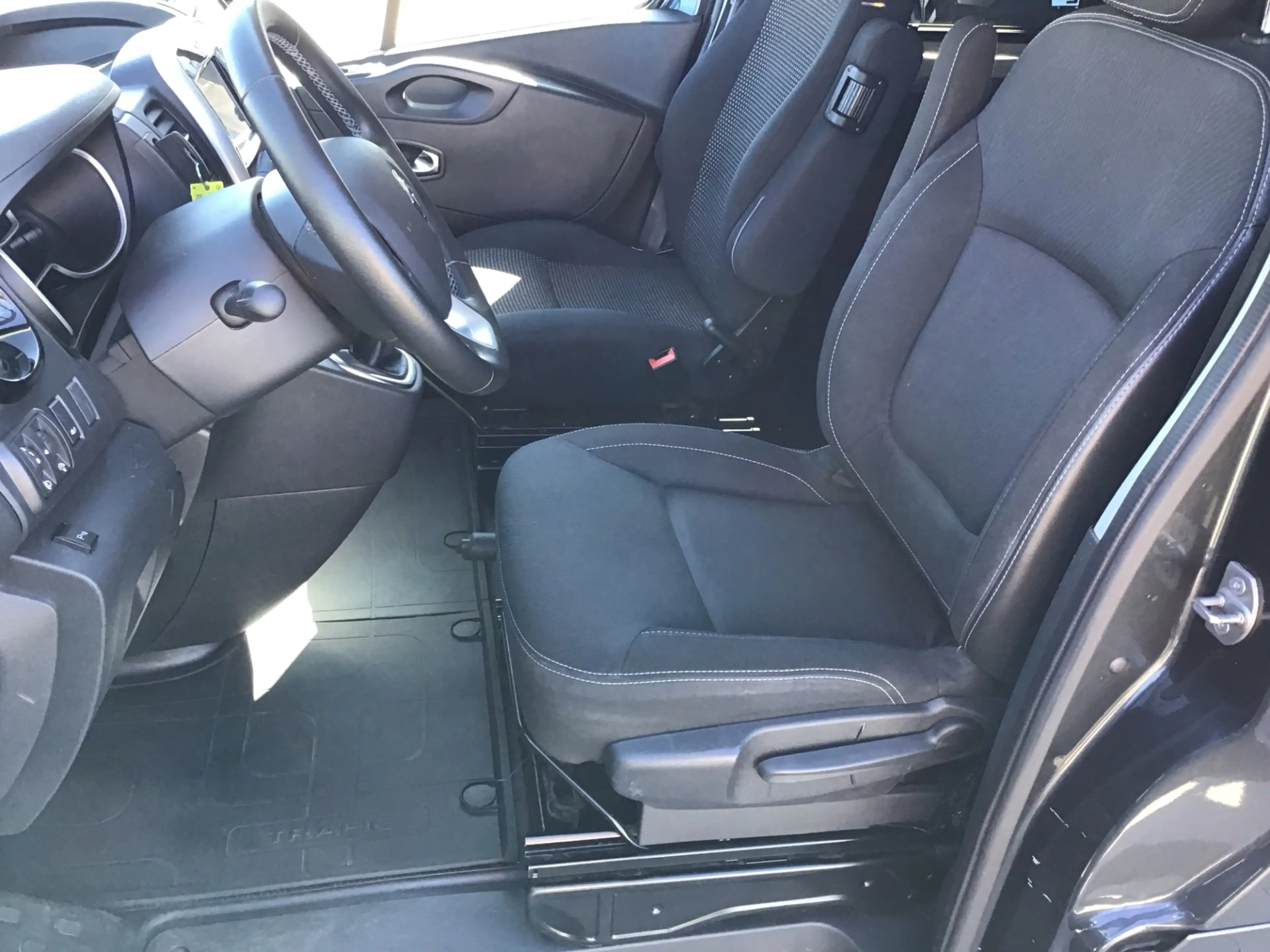Renault Trafic 2,0 dCi 170 ENERGY L1H1 SpaceCl. (EU 6d-T) 2.0 dCi — photo 6