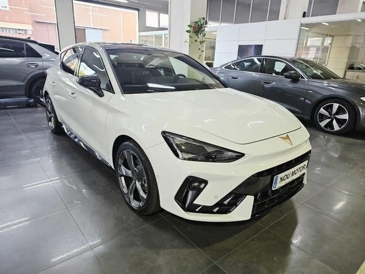 CUPRA Leon 1.5 eTSI 110 DSG Blanco - 2