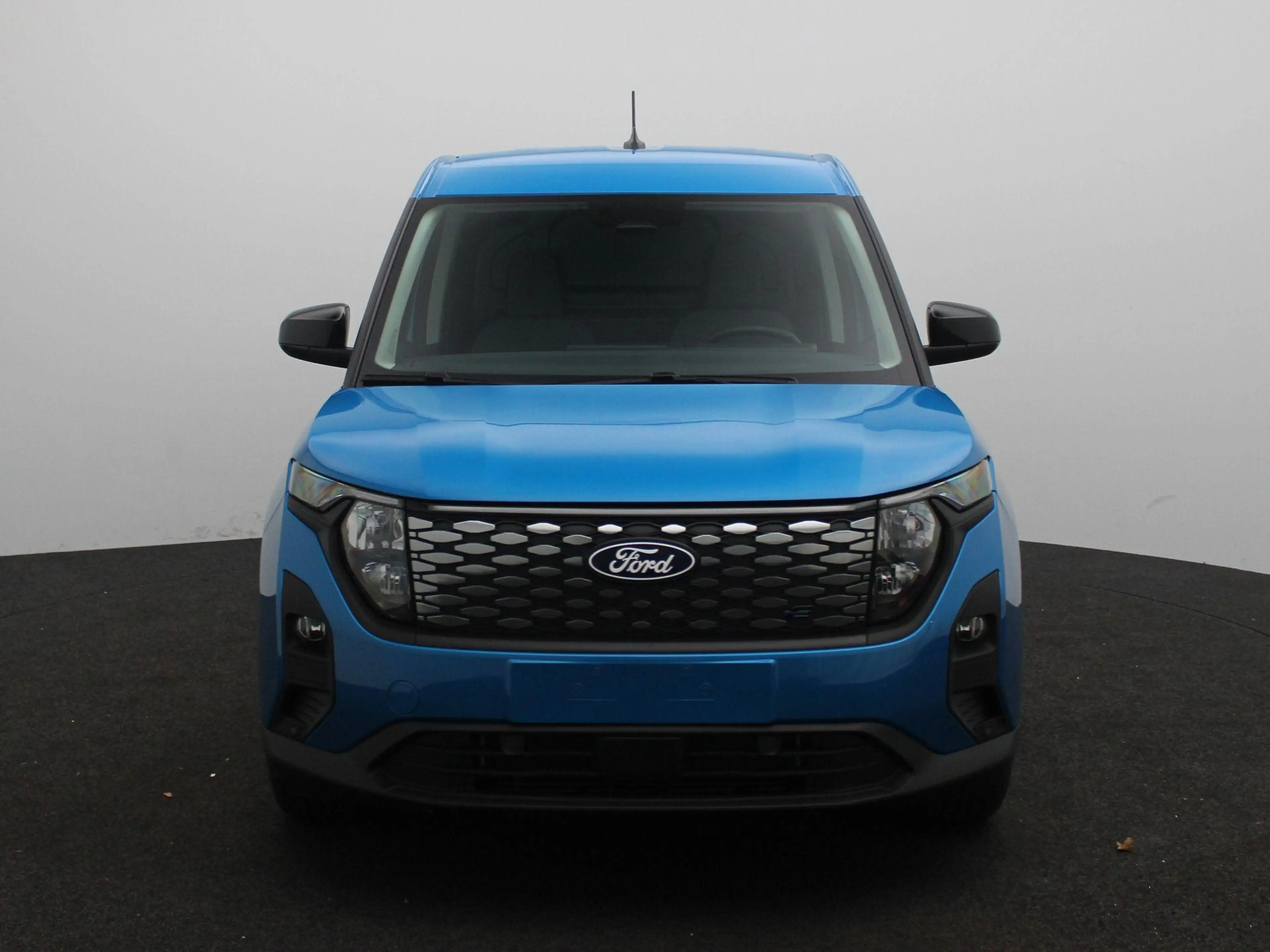 Ford Transit Courier E-Transit Limited 44 kWh | ADAPTIEVE CRUISE CONTRO — photo 3