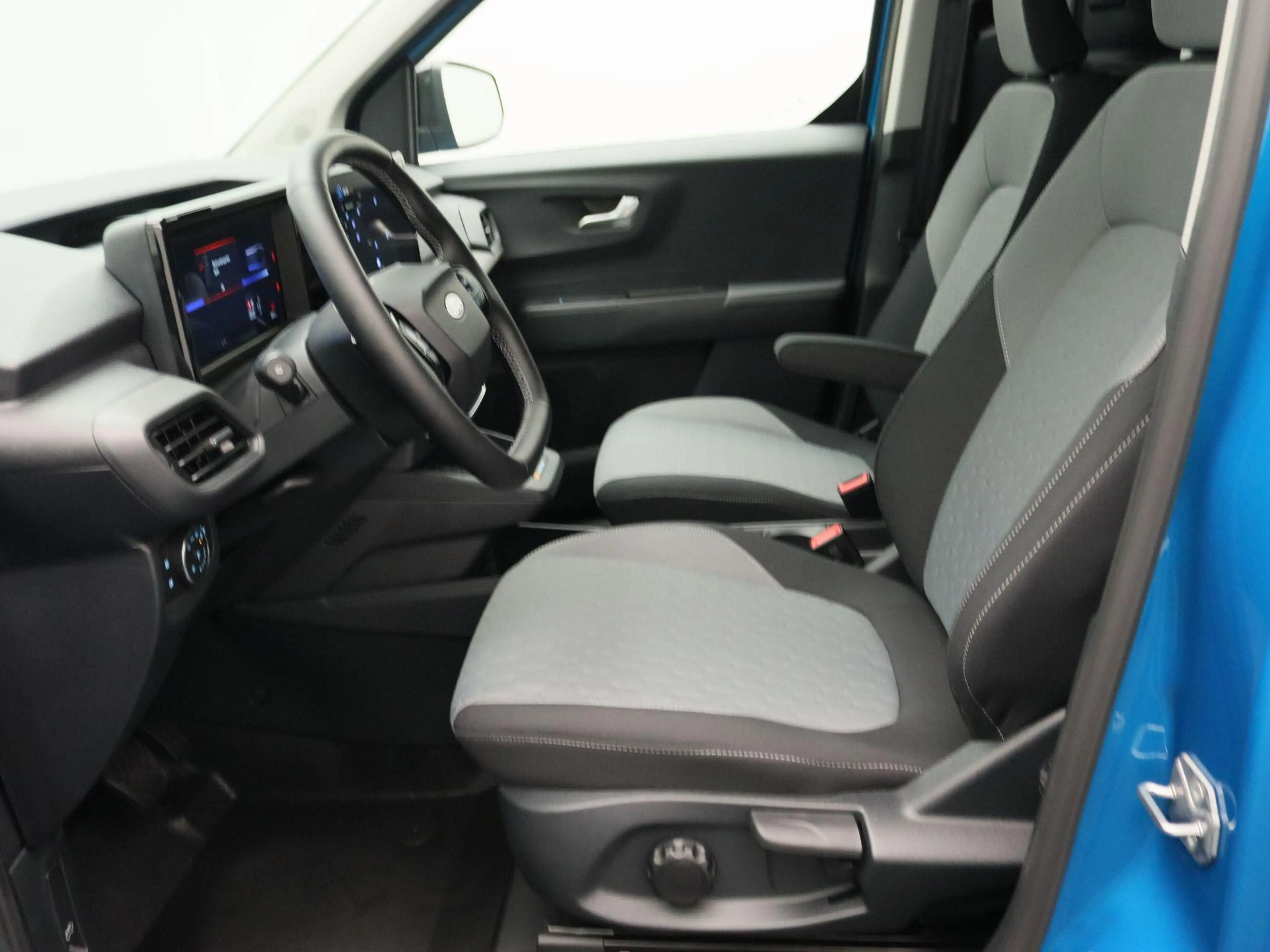 Ford Transit Courier E-Transit Limited 44 kWh | ADAPTIEVE CRUISE CONTRO — photo 10