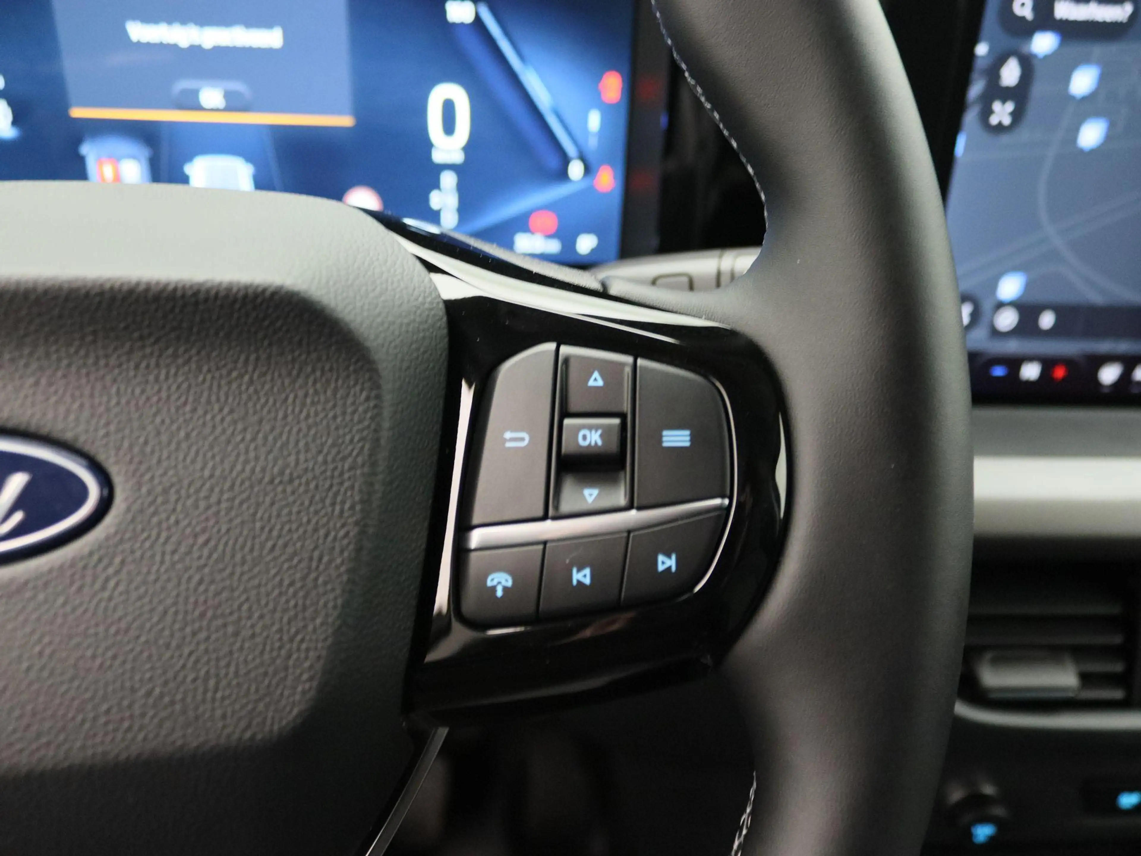 Ford Transit Courier E-Transit Limited 44 kWh | ADAPTIEVE CRUISE CONTRO — photo 15
