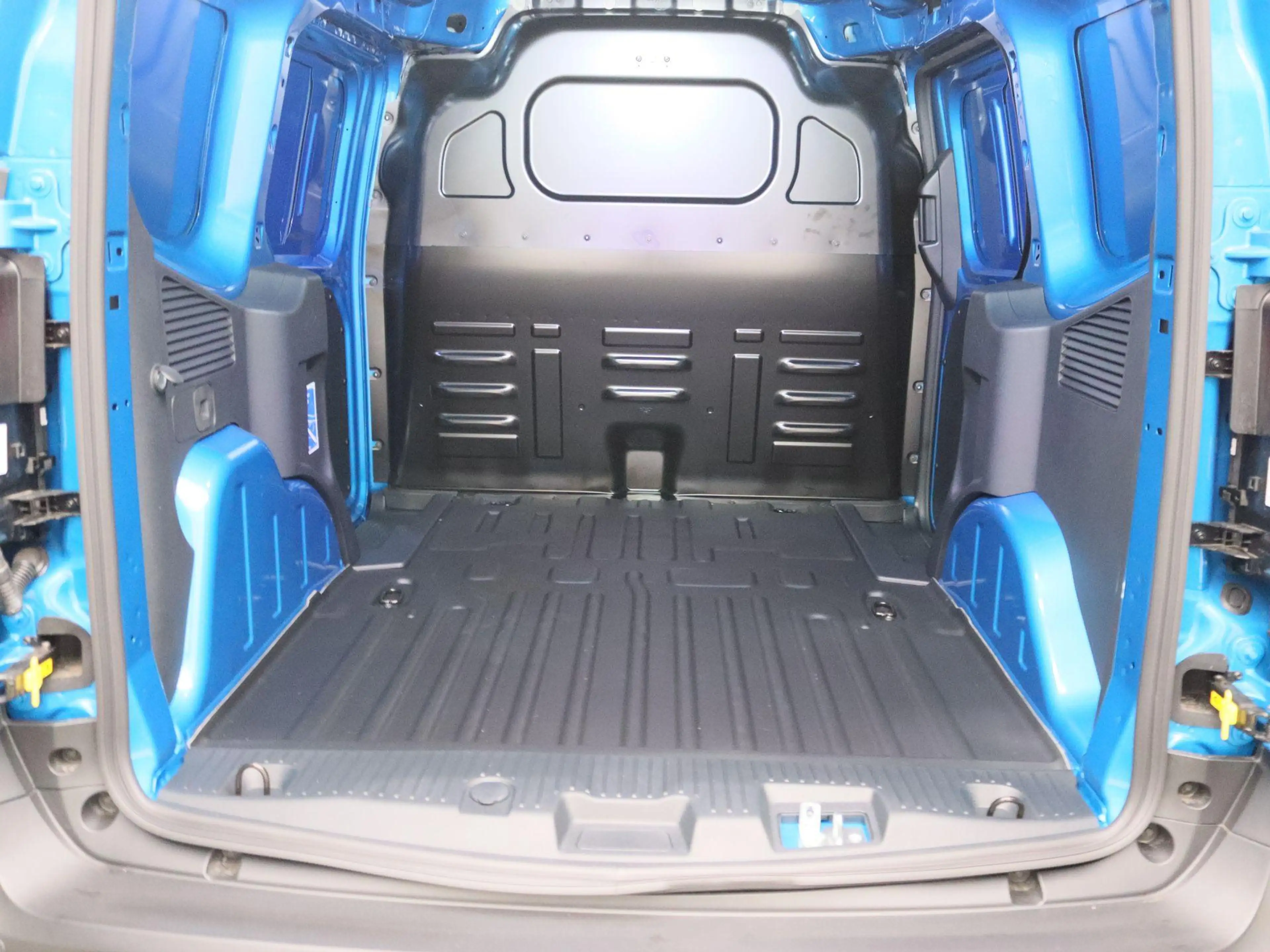 Ford Transit Courier E-Transit Limited 44 kWh | ADAPTIEVE CRUISE CONTRO — photo 11