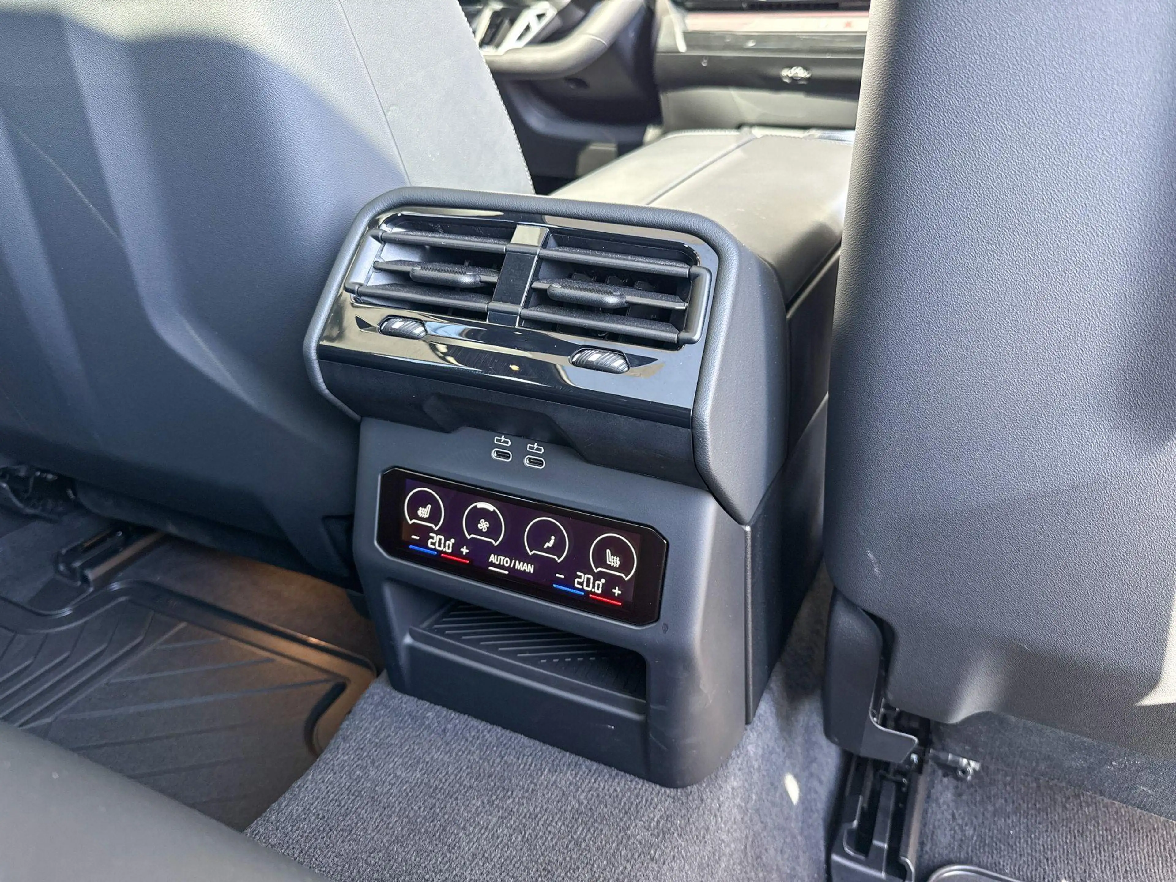 BMW 550 5 Serie Touring 550e xDrive — photo 10