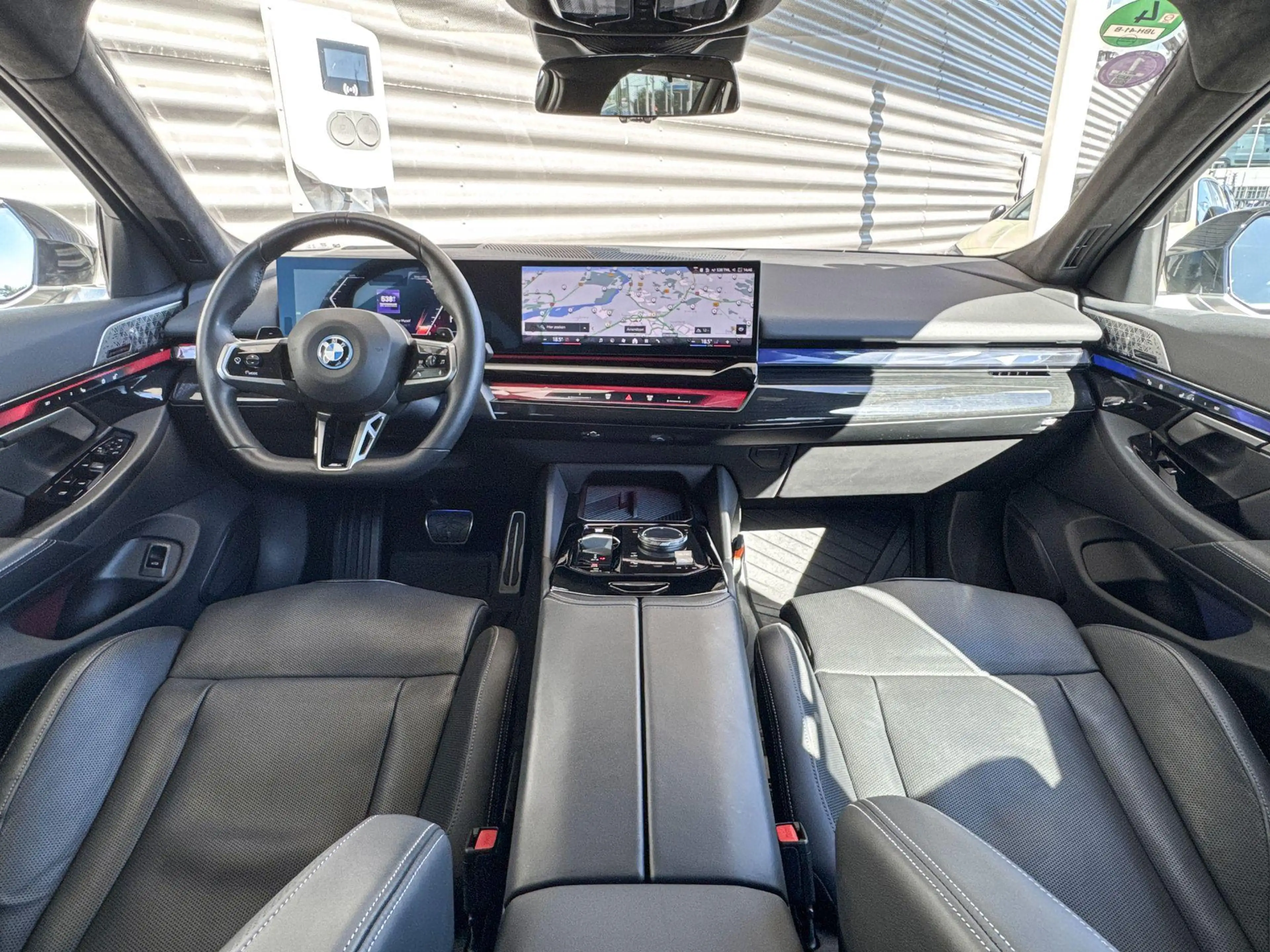 BMW 550 5 Serie Touring 550e xDrive — photo 13