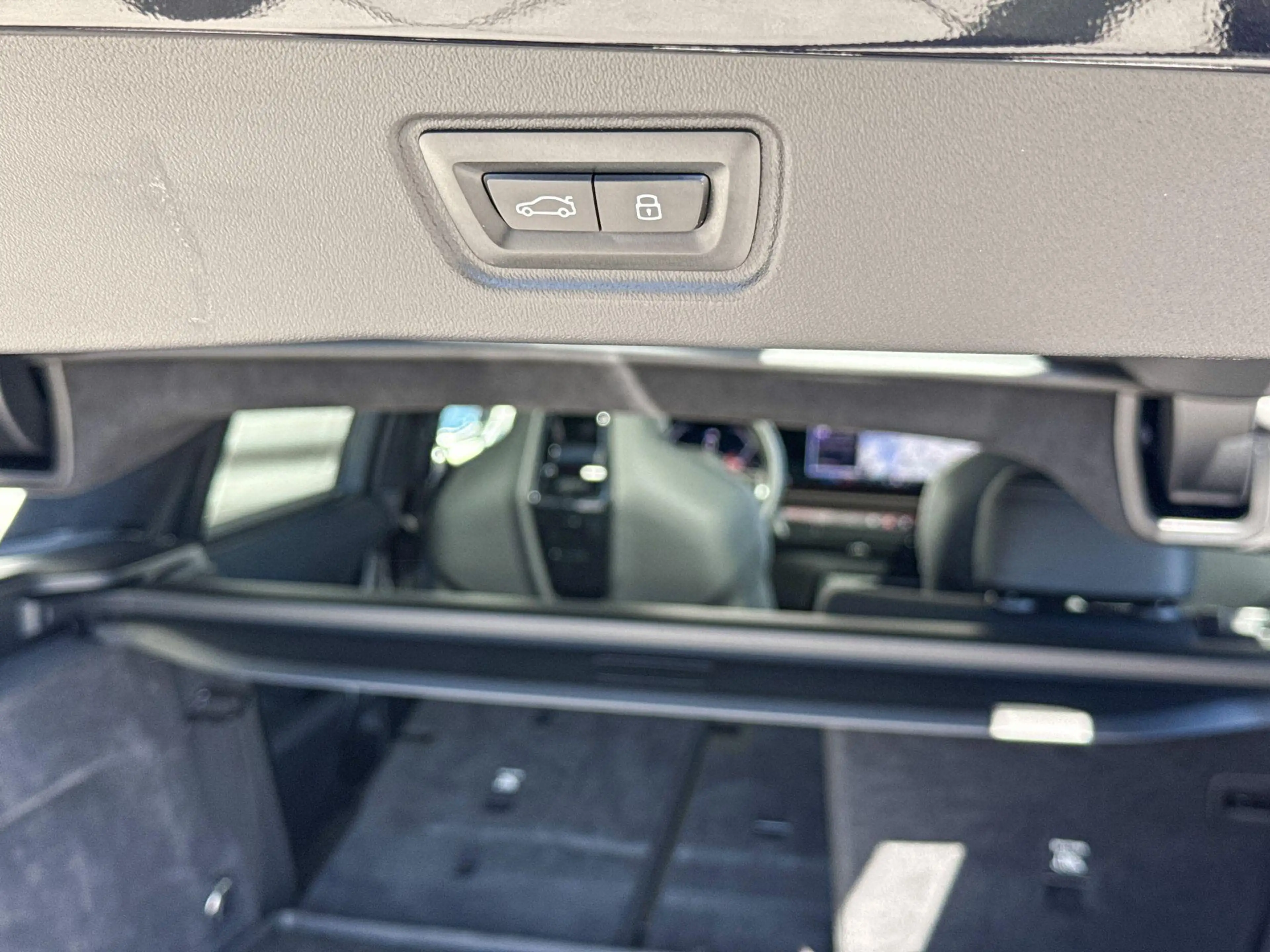 BMW 550 5 Serie Touring 550e xDrive — photo 12