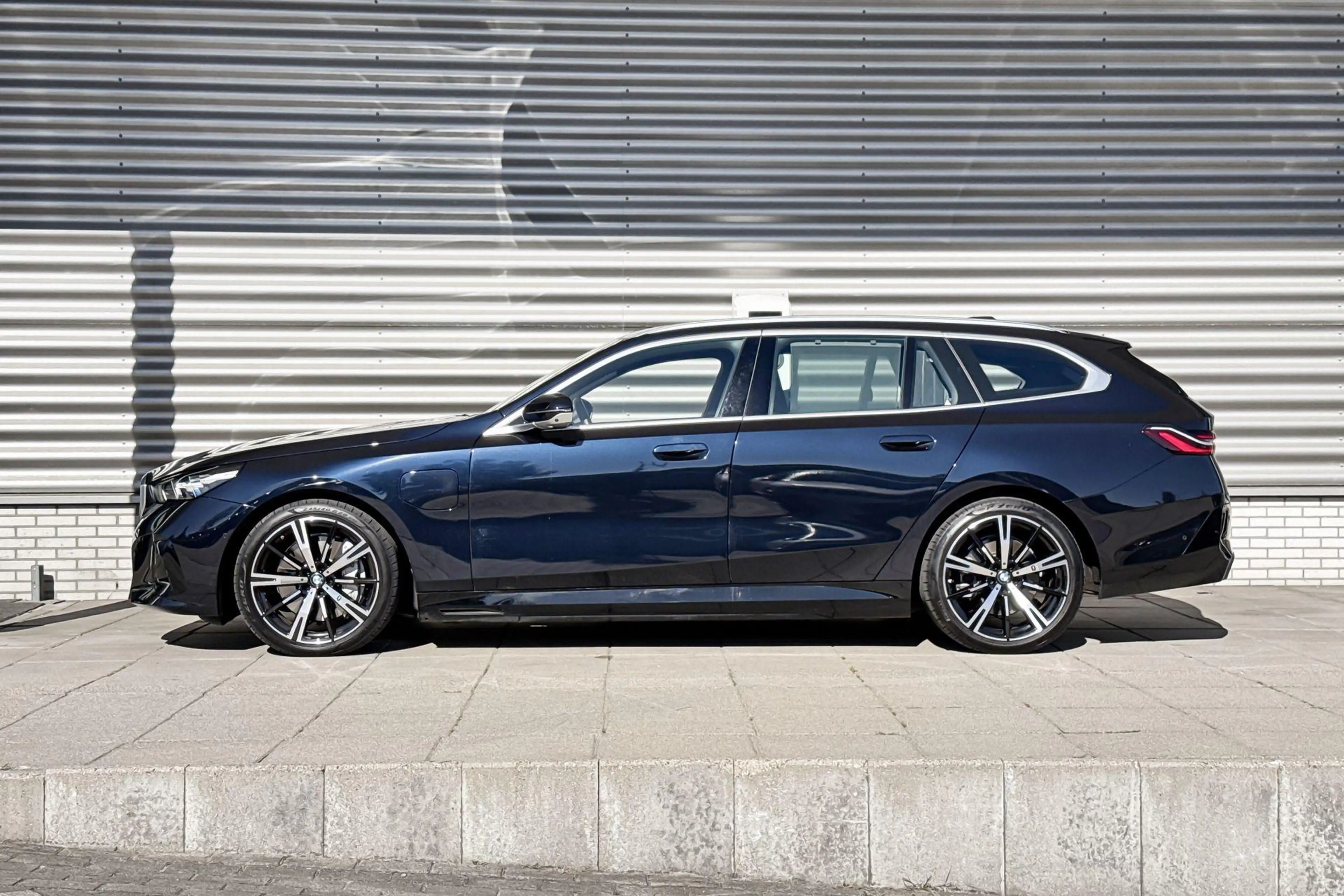 BMW 550 5 Serie Touring 550e xDrive — photo 2