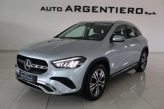 Mercedes-Benz GLA 180