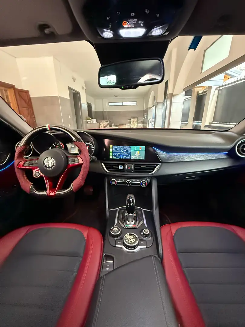Alfa Romeo Giulia 2.2 t Sport Tech 160cv auto - 1