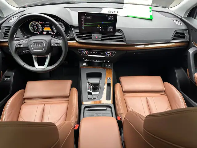 Audi Q5 view 13