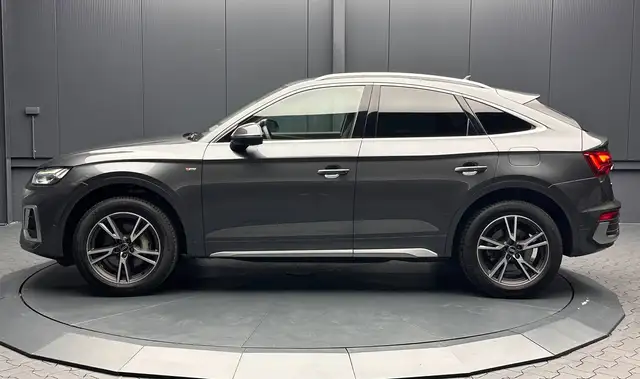 Audi Q5 view 2