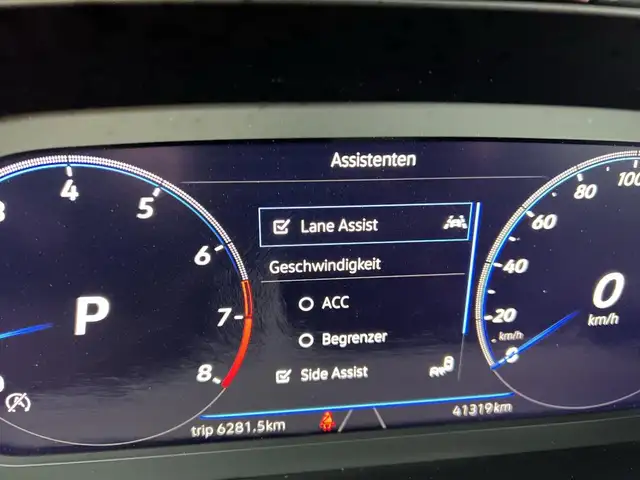 Volkswagen T-Roc view 24