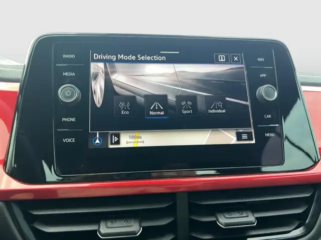 Volkswagen T-Roc view 23