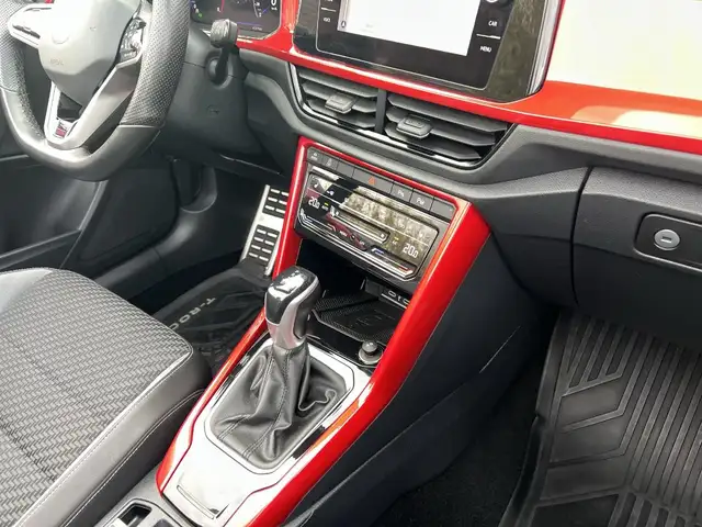 Volkswagen T-Roc view 15