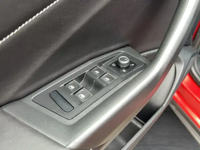 Volkswagen T-Roc view 25