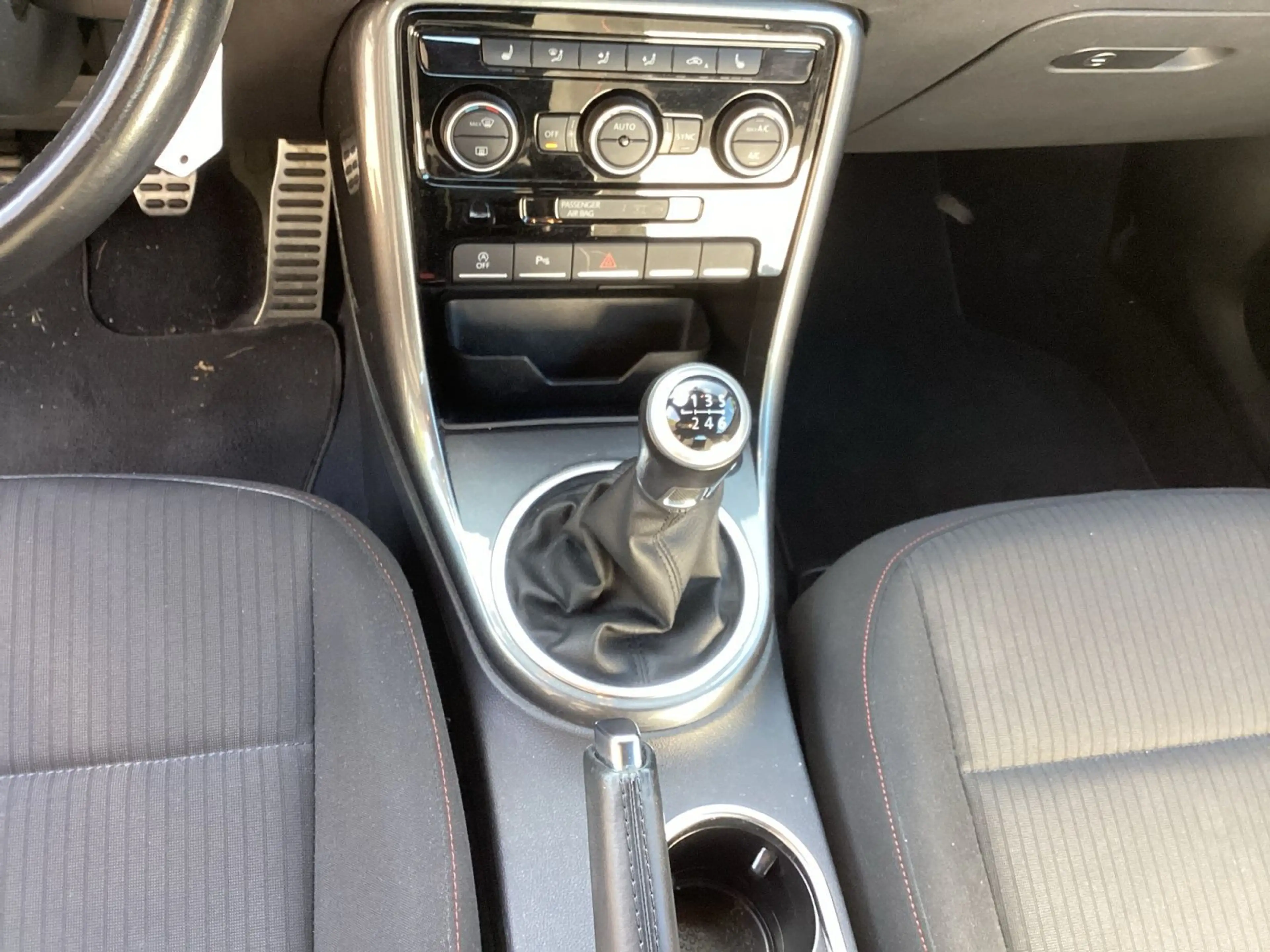 Volkswagen Beetle Cabriolet 1.2 TSI Navi Einparkhilfe — photo 12