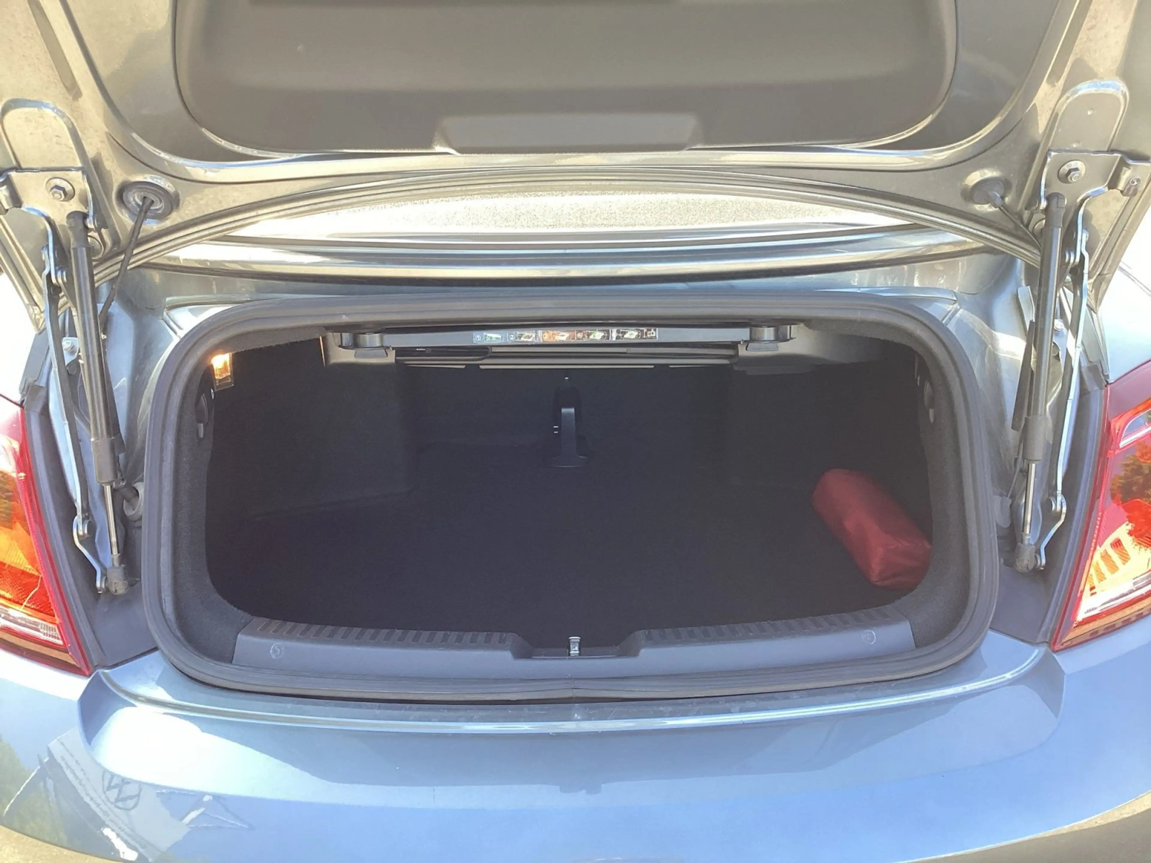 Volkswagen Beetle Cabriolet 1.2 TSI Navi Einparkhilfe — photo 15