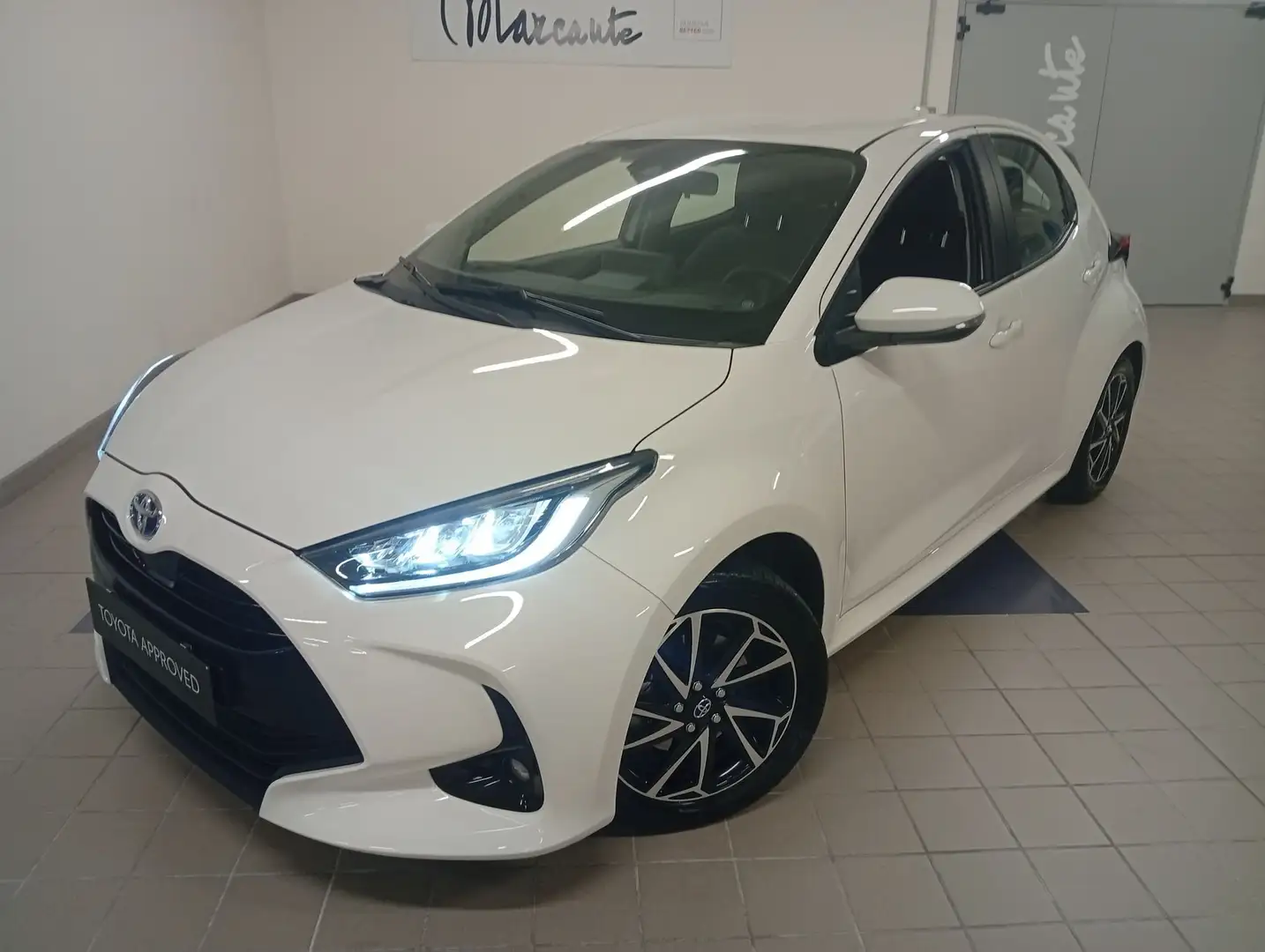 Toyota Yaris Yaris 1.5 Hybrid 5 porte Trend Blanc - 1