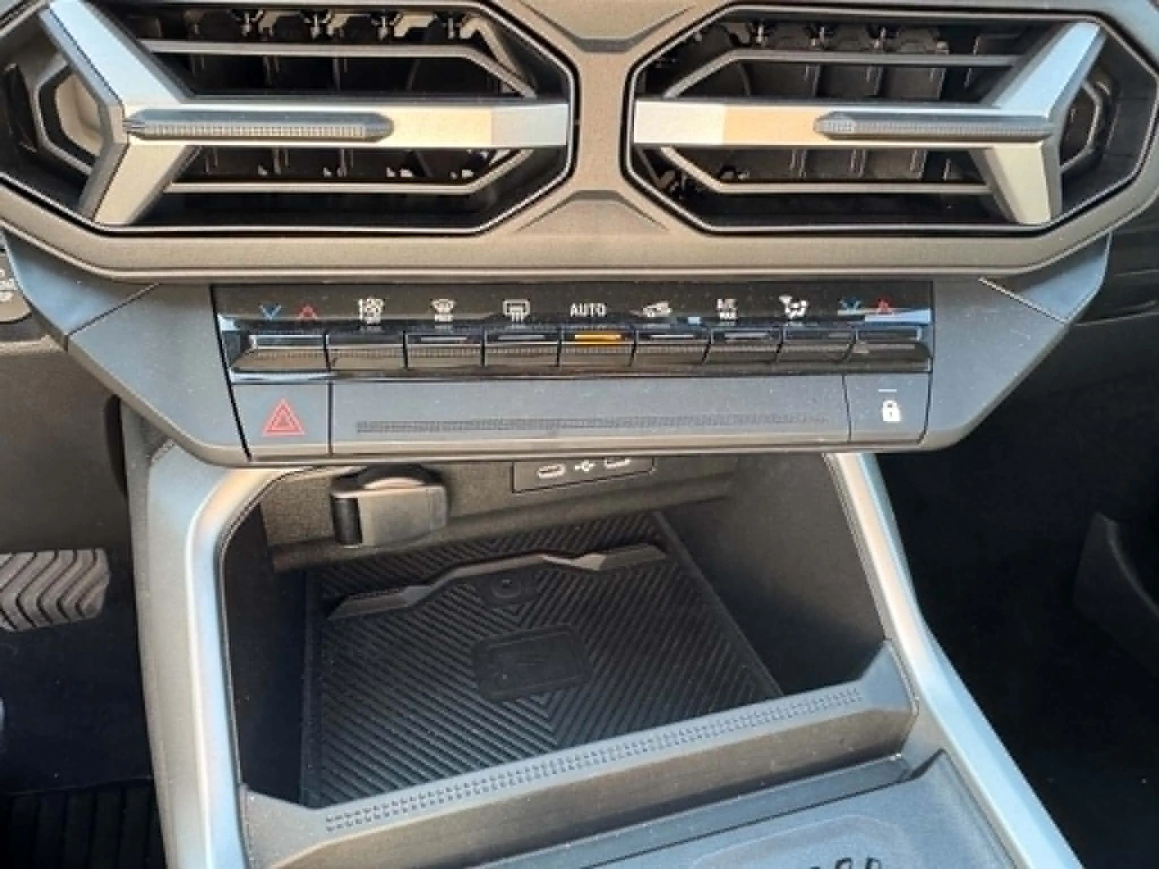 Dacia Bigster JOURNEY HYBRID 155 — photo 13