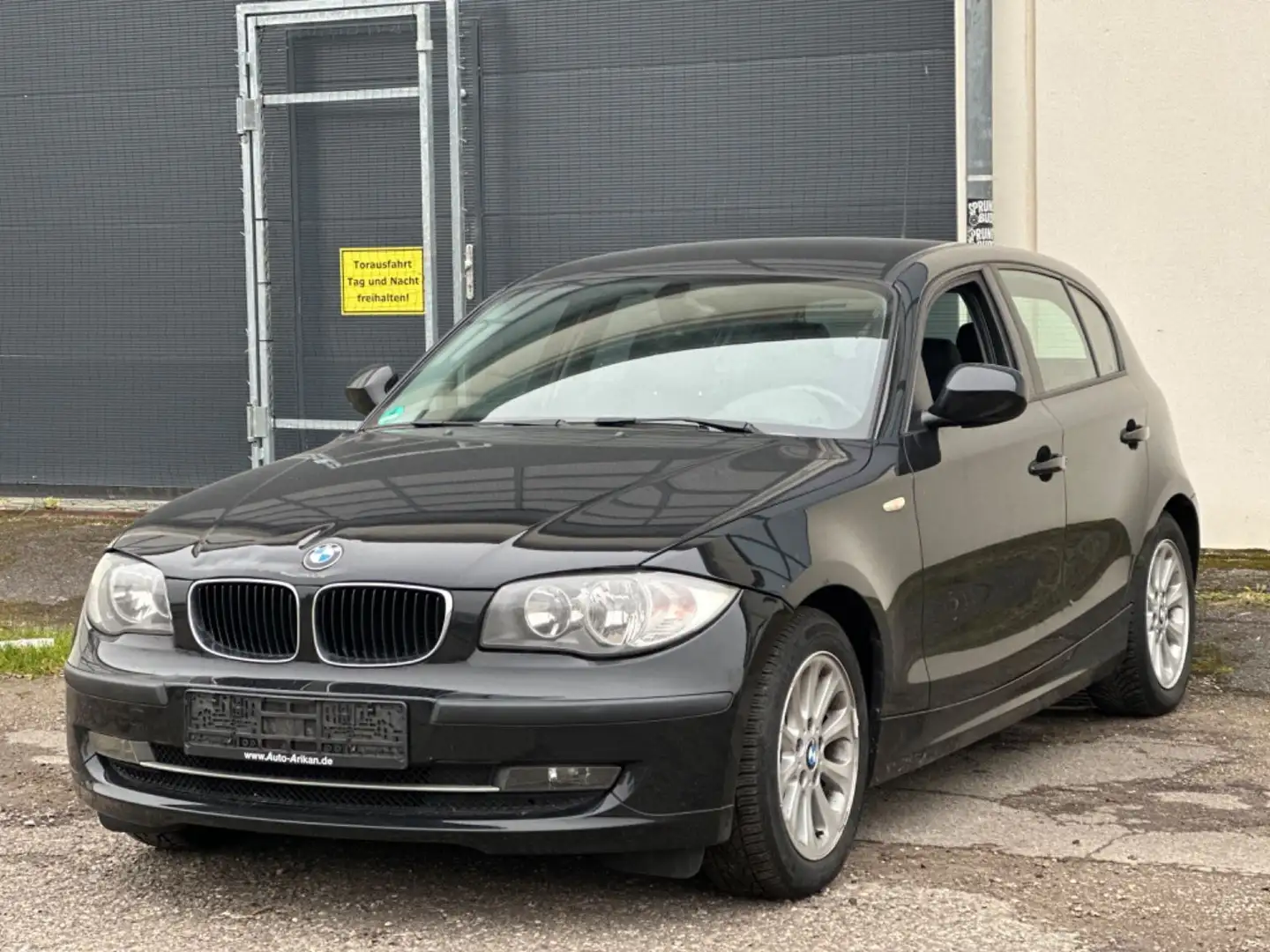 BMW 116 1 Lim. 116d SHZ/Technisch Top Schwarz - 2