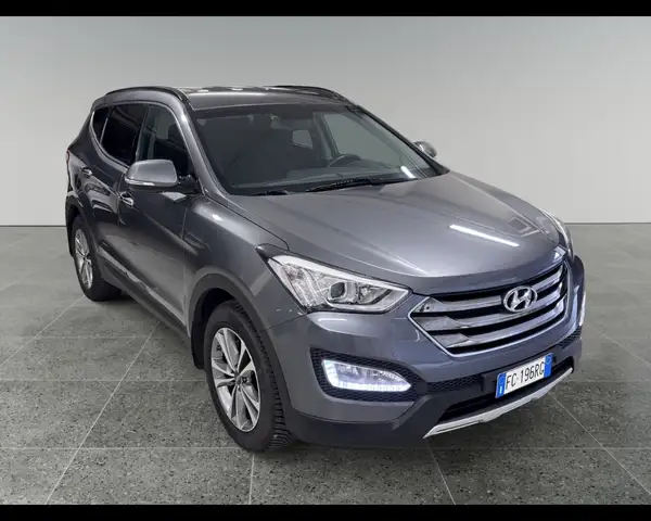Hyundai Santa Fe view 3