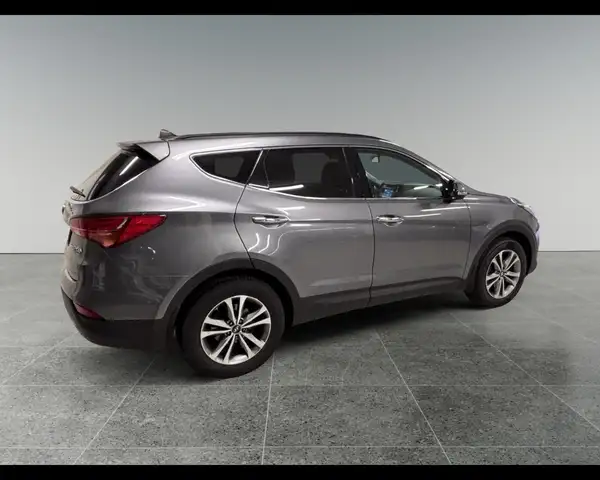 Hyundai Santa Fe view 5