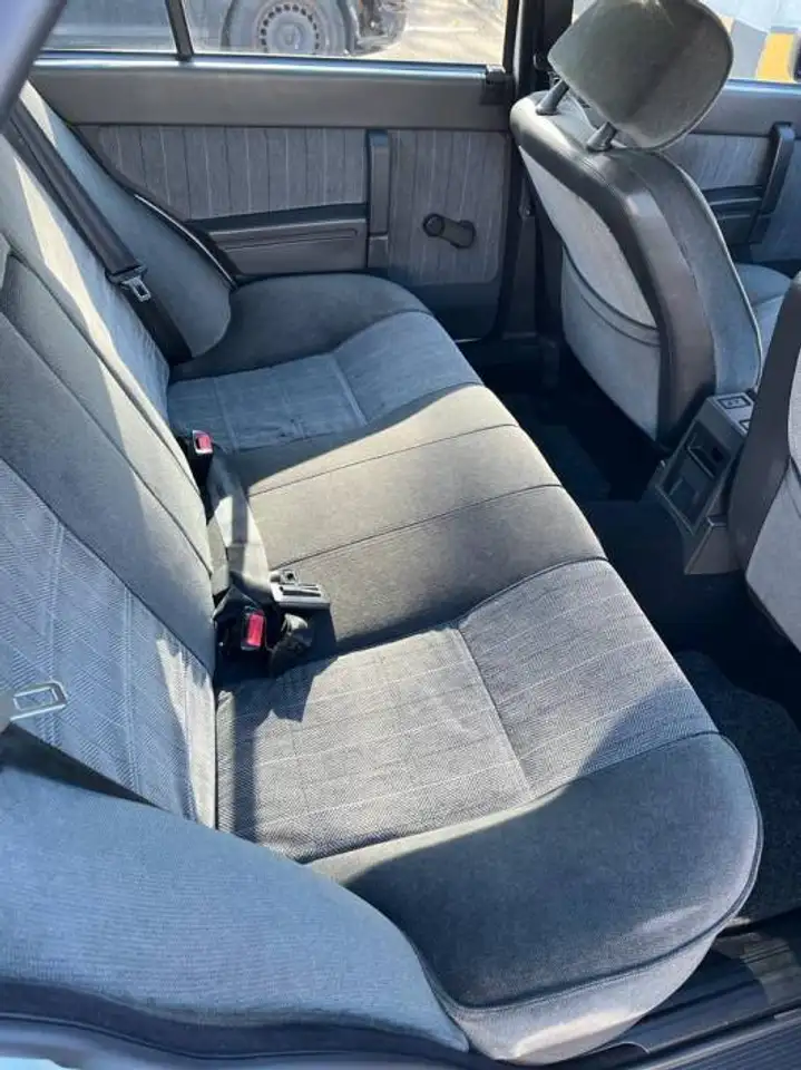 Alfa Romeo 75 1.6 ie, foto 5