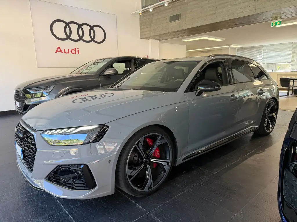 Audi RS4 2022 из Европы — купить под ключ