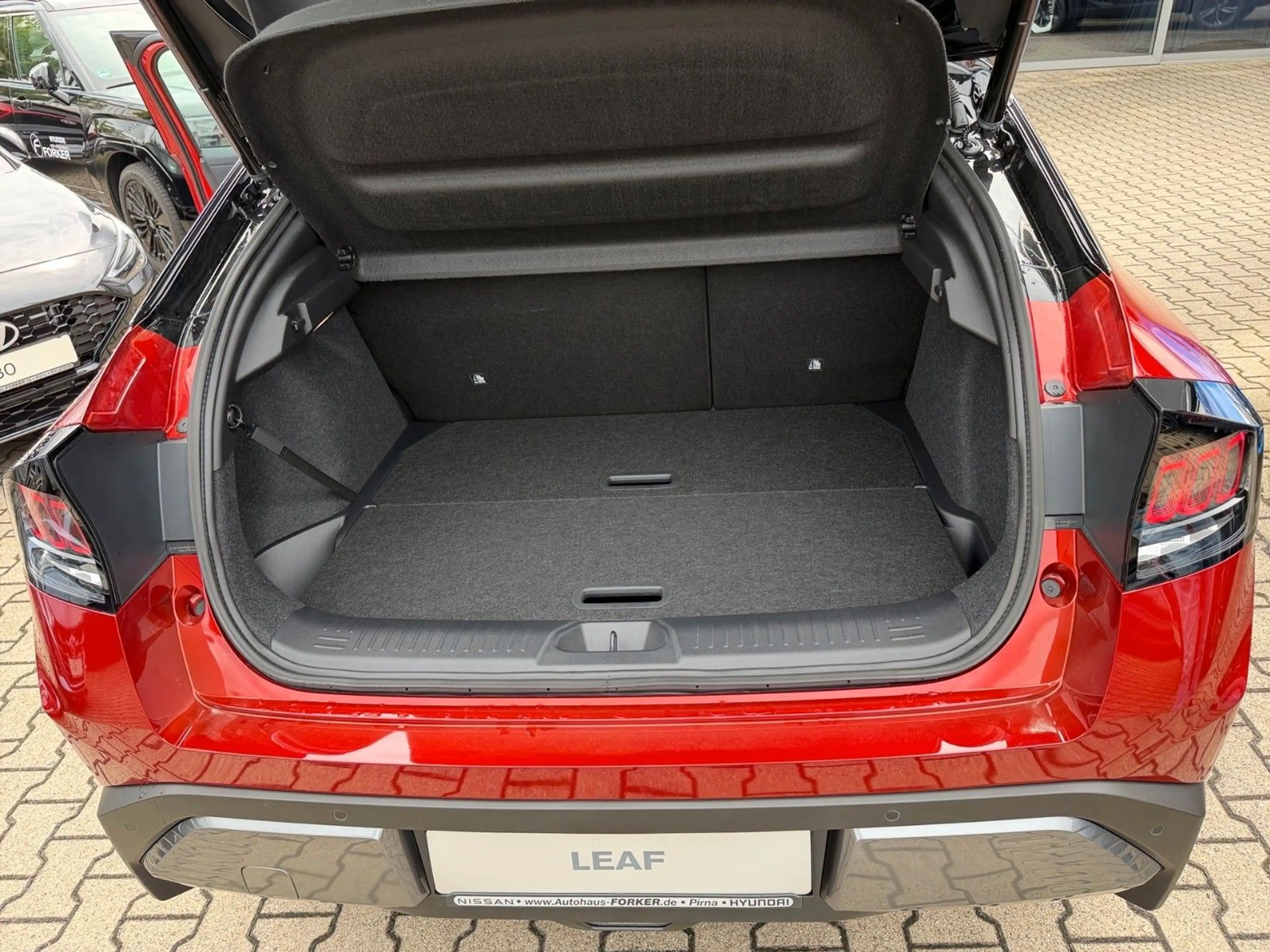 Nissan Leaf Evolve 75kWh 160kW PGD Bose — photo 12