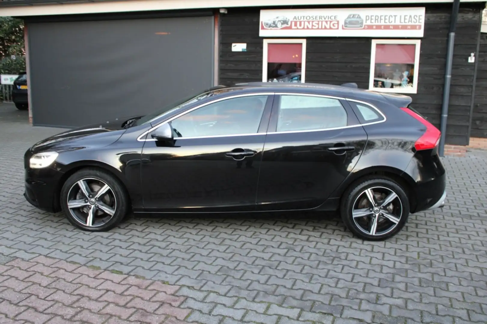 Volvo V40 2.0 T4 R-DESIGN 190PK Stoelverwarming navi Nero - 2