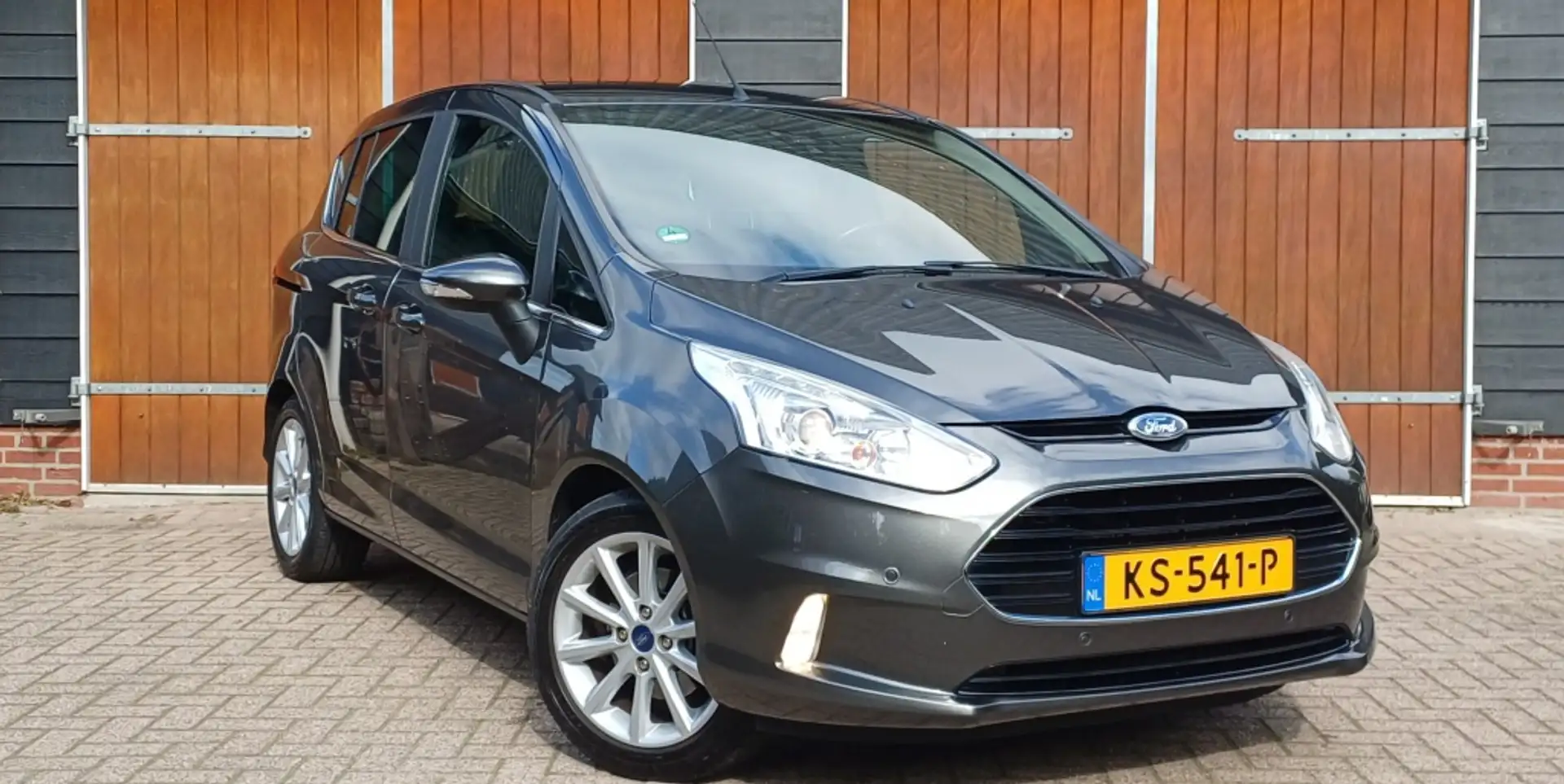 Ford B-Max 1.0 EcoB. Titanium, NAP, Nette auto, Nieuwe APK, T Grijs - 1