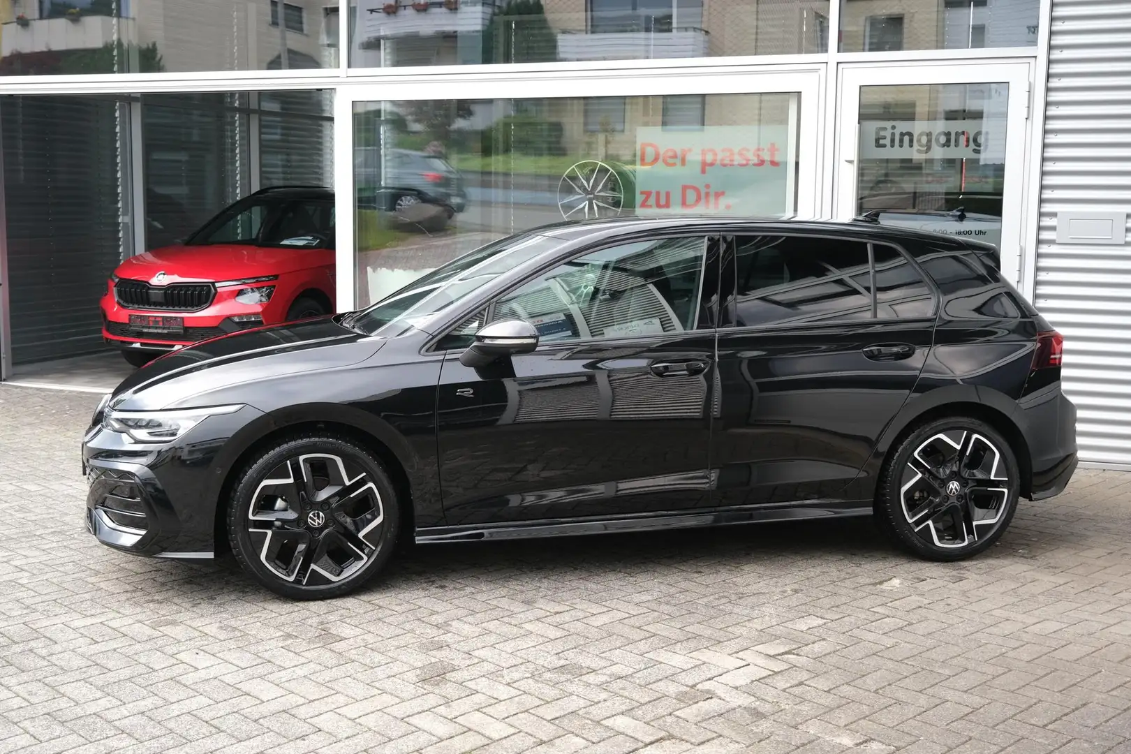 Volkswagen Golf 1.5 TSI R-Line AHK LED+ Side-Assist 360° Travel... Noir - 2