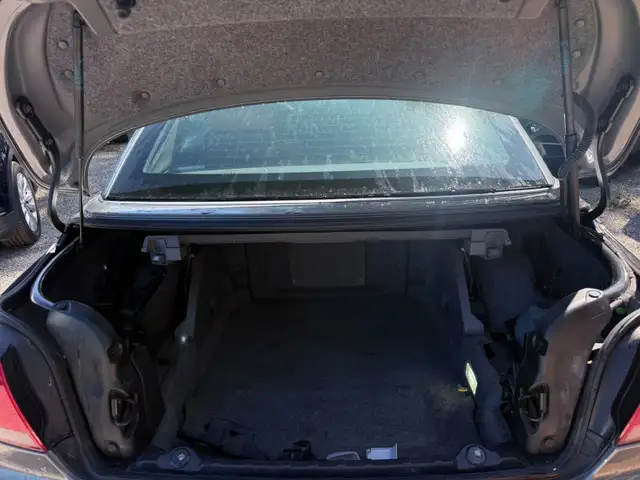 BMW 3 Series view 9