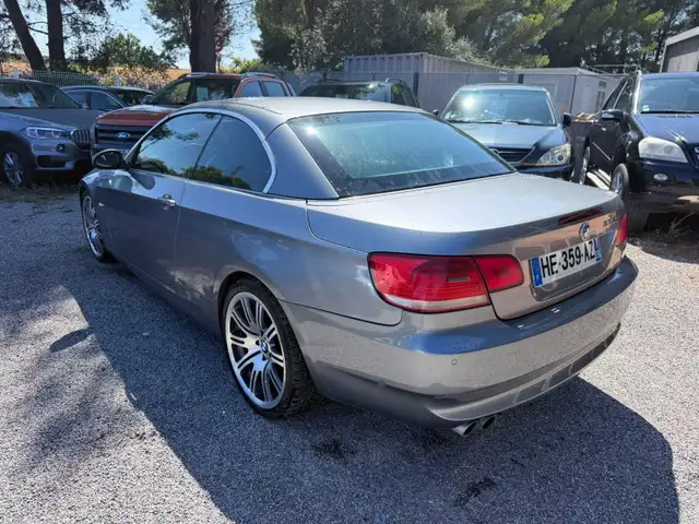 BMW 3 Series view 3