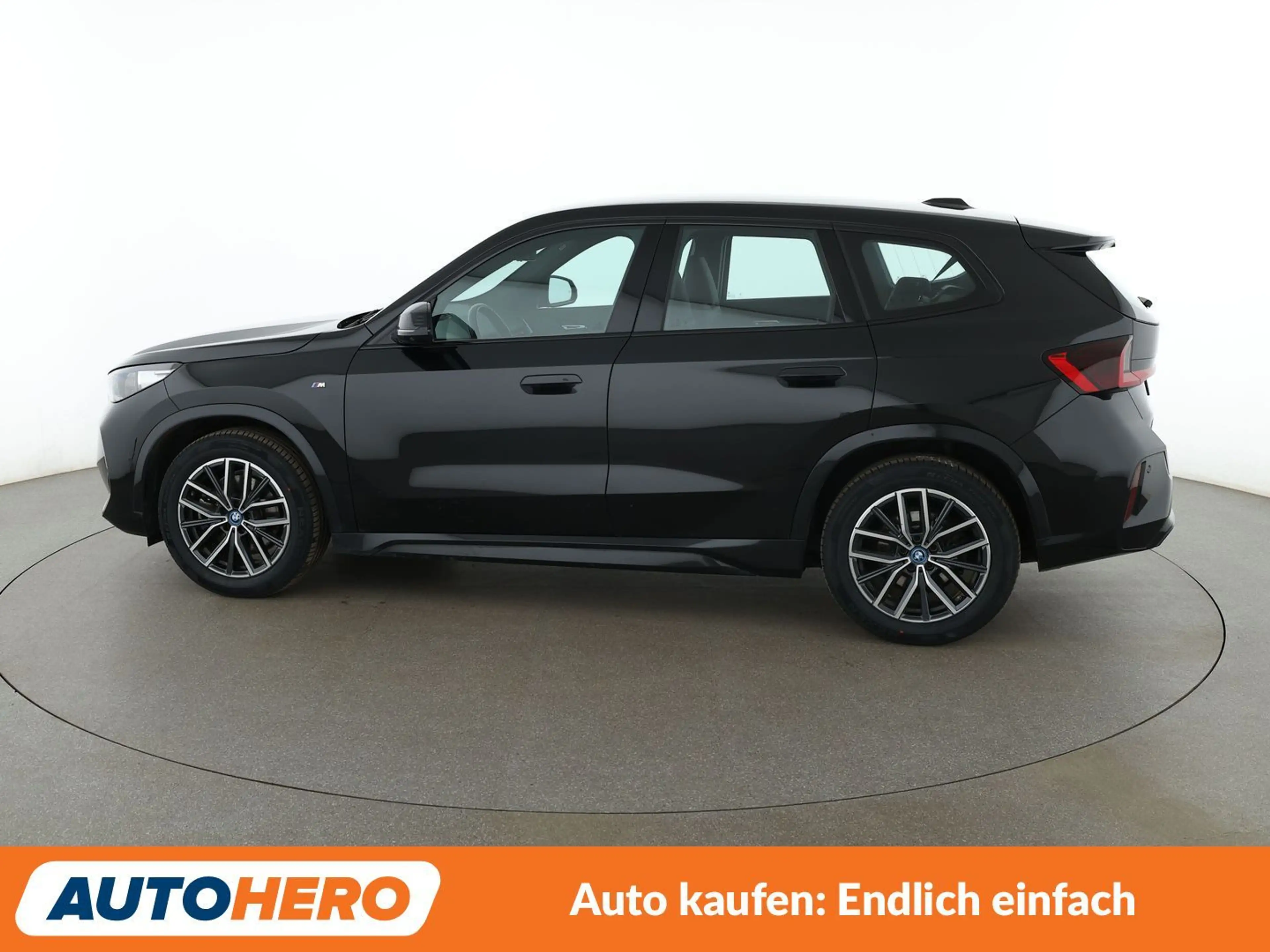 BMW iX1 xDrive 30 M Sport Aut.*NAVI*HEAD-UP*LED*TEMPO*360° — photo 3