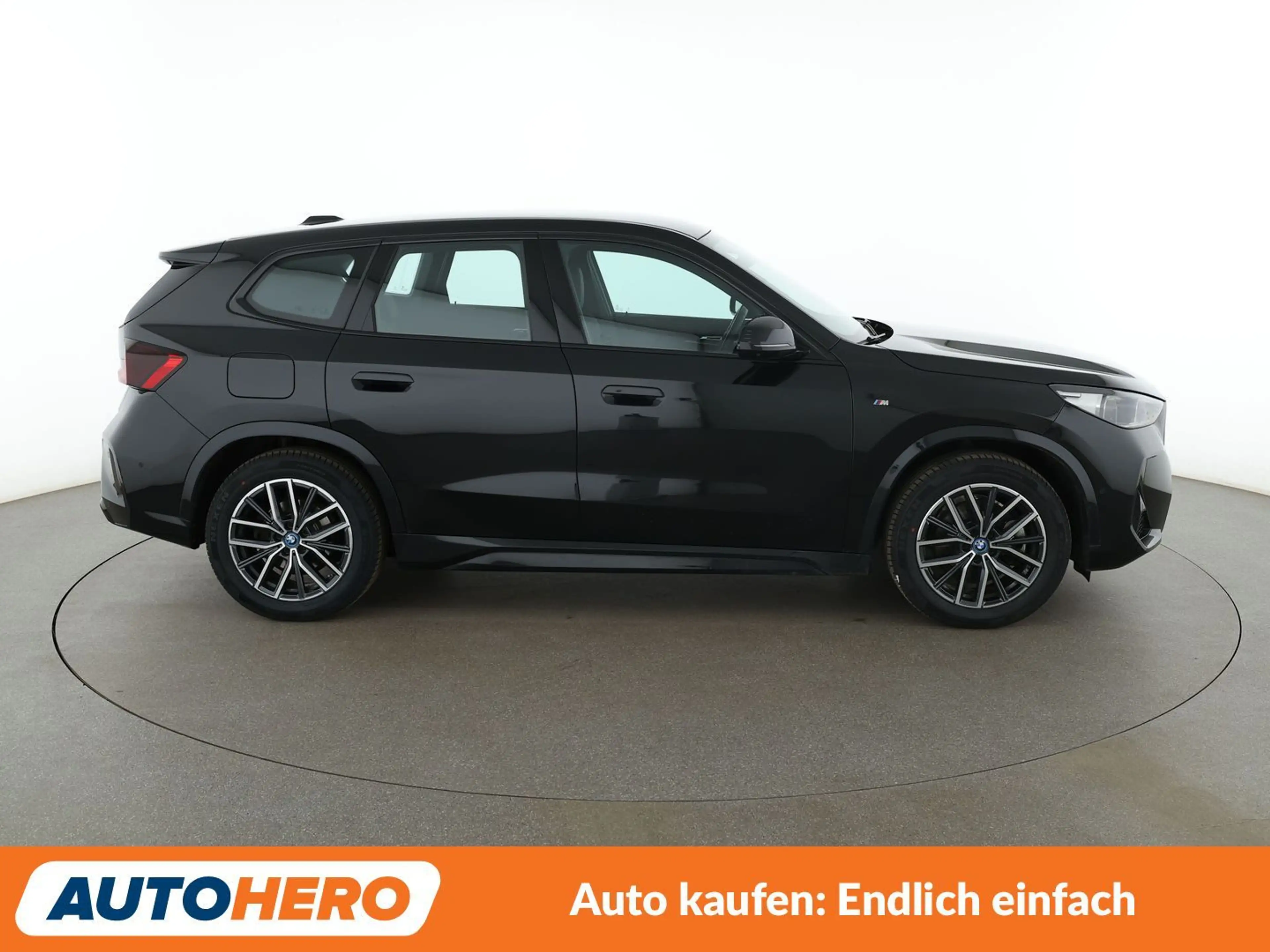 BMW iX1 xDrive 30 M Sport Aut.*NAVI*HEAD-UP*LED*TEMPO*360° — photo 7