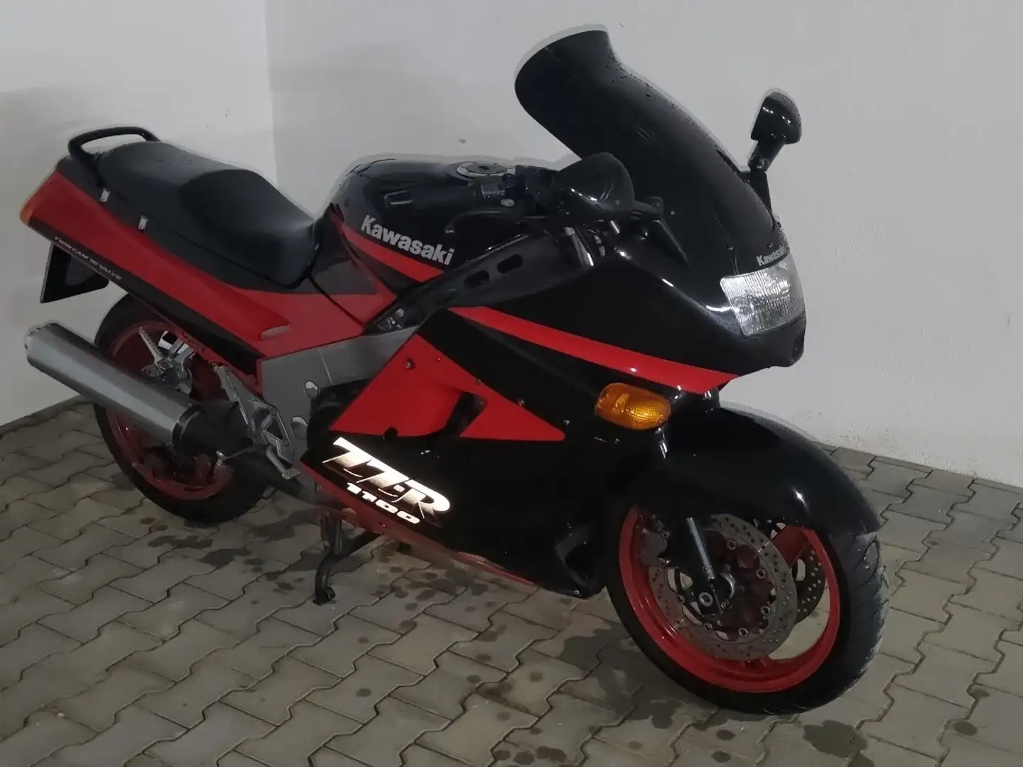Kawasaki ZZR 1100 Noir - 1