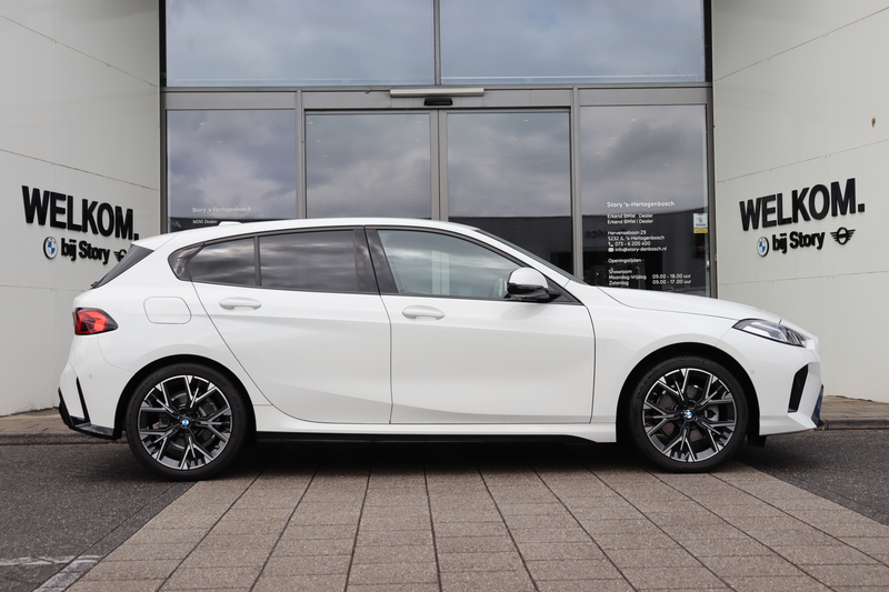 BMW 120 1 Serie M Sport Automaat / Sportstoelen / M Adapti — photo 9