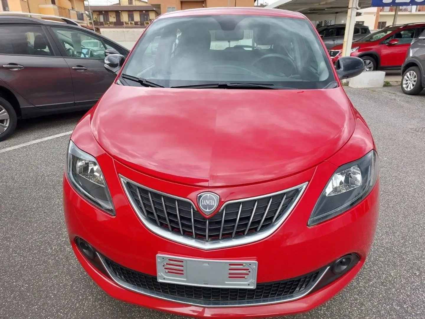 Lancia Ypsilon 1.0 FireFly 5 porte S&S Hybrid Ecochic Gold Rosso - 2