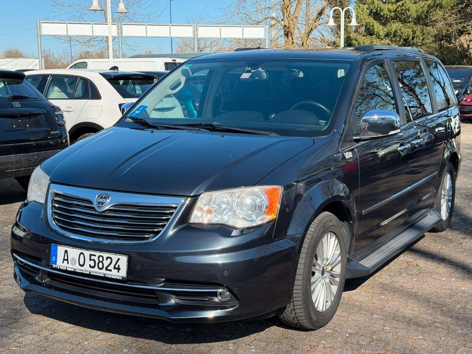 Second hand Lancia Grand Voyager 