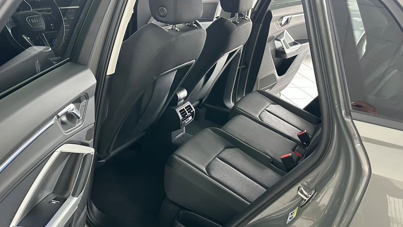 Audi Q3 40 TDI quattro TÜV&AU neu&Garantie — photo 14