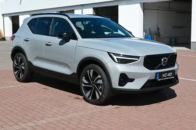 Volvo XC40 view 7